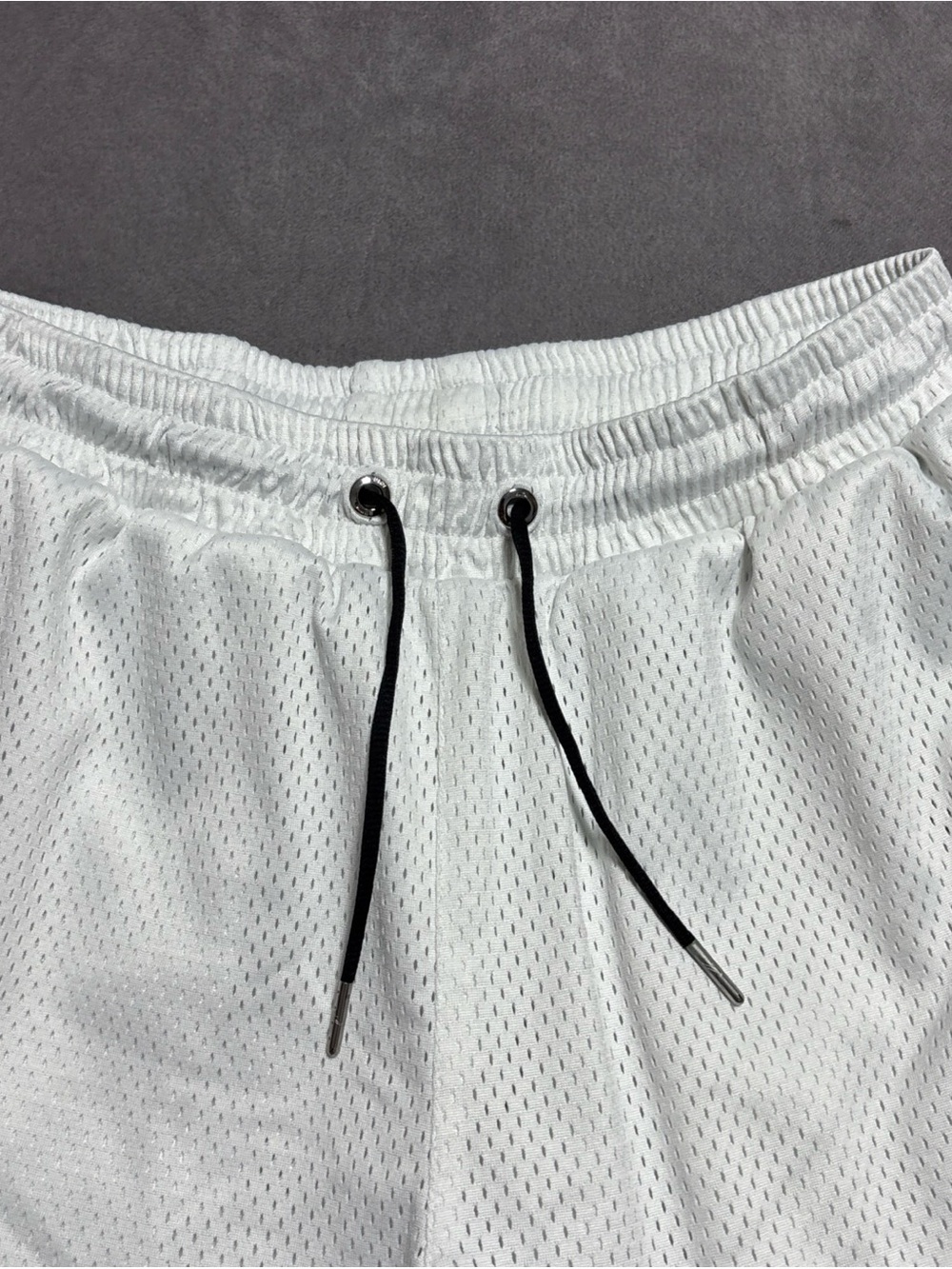Kith Curtis Mesh Shorts White Script Logo Patch Gym Casual Men's Size Medium - Picture 3 of 13